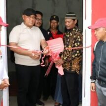 Bupati Nanang Ermanto Salurkan Program Bedah Rumah ke Warga Sidomulyo