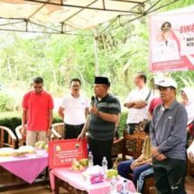 Nanang Ermanto Serahkan Bantuan Bedah Rumah untuk 10 Warga Kecamatan Katibung