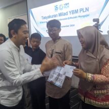 18 Tahun Luaskan Manfaat, YBM PLN Salurkan Bantuan ke Penyandang Disabilitas hingga Tenaga Pengajar di Lampung