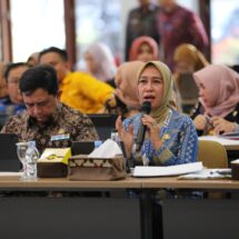 Karo Perekonomian Rinvayanti Hadiri High Level Meeting Tim Pengendalian Inflasi Daerah, Pj. Gubernur Samsudin Tekankan Langkah Konkret Cegah Inflasi