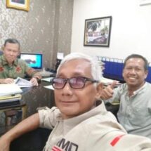 Beredarnya Swafoto Sekdaprov dengan Tim Cagub Lampung Jadi Perhatian Publik