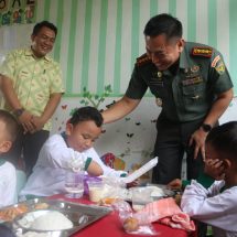 Kodim 0410/KBL Gelar Dapur Masuk Sekolah di TK II-27 Bandar Lampung