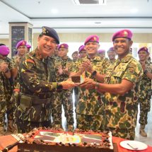 Brigif 4 Mar/BS Berikan Kejutan di HUT ke-79 Korps Brimob Polri Wilayah Lampung