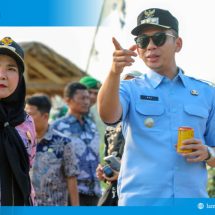Bukan Sekadar Tinjau Jalan Rusak: Kolaborasi Epik Bupati Egi dan Bunda Eva, Lebur Sekat Wilayah Demi Warga Perbatasan