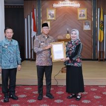 Gubernur Lampung Lepas Purna Bakti Tina Malinda, Teladan Pengabdian Birokrasi Selama 38 Tahun