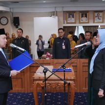 Gubernur Lampung Lantik Pejabat Pimpinan Tinggi Pratama Yuri Agustina Primasari Sebagai Karo Kesra