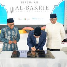 Dihadiri Aburizal Bakrie, Menag RI Resmikan Masjid Raya Al-Bakrie Lampung