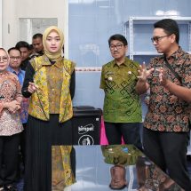 Didampingi Bupati Hamartoni, Wabup Jihan Resmikan Satuan Pelayanan Pemenuhan Gizi Yayasan Al Hidayah Mashumiyah di Desa Mulyorejo II Lampung Utara