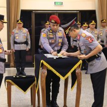 Kapolri Pimpin Sertijab Kabaintelkam dan Dankor Brimob Polri
