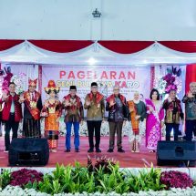 Hadiri Pagelaran Budaya Karo, Gubernur Mirza Ajak Generasi Muda Lestarikan Budaya