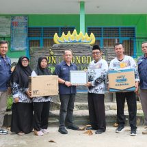 Empat Sekolah di Lampung Selatan Terima Bantuan Komputer dari PTPN I Reg 7