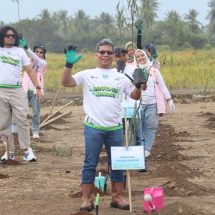 Hari Menanam Pohon Indonesia 2025, PLN Group Provinsi Lampung Tanam Seribu Pohon Energi