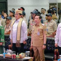 Didampingi Sekdaprov, Wamen Transmigrasi Viva Yoga Mauladi Lepas 45 KK Peserta Program Transmigrasi, 10 KK Asal Lampung