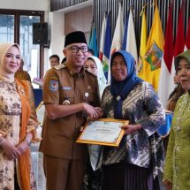 Hari Ibu ke-97, Gubernur Rahmat Mirzani Djausal: Ibu Adalah Kunci Menuju Indonesia Emas 2045