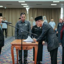 Sekdaprov Marindo Kurniawan Lantik 23 Pejabat Administrator dan 8 Pejabat Pengawas