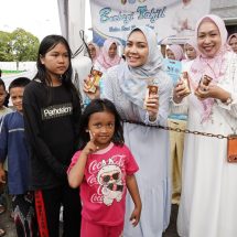 Kolaborasi TP. PKK, DWP, dan OPD Provinsi Lampung Bagikan Ratusan Takjil untuk Masyarakat