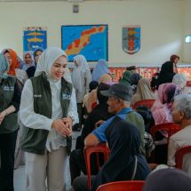 Ketua TP PKK Purnama Wulan Sari Mirza Kunker ke Kota Metro, Serahkan Bantuan Sosial