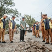 Perbaikan Ruas Gunung Batin–Daya Murni Ditinjau Gubernur, Dorong Aktivitas Ekonomi Warga