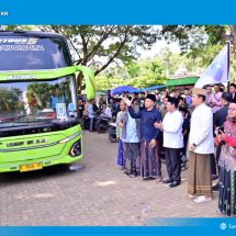 1.350 Santri Lampung Diberangkatkan ke Lirboyo, Bupati Egi Titipkan Pesan Pengabdian