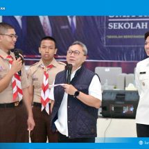 Kunjungi SMA Kebangsaan, Menko Pangan Zulkifli Hasan Tekankan Mental Berani dan Disiplin bagi Generasi Muda