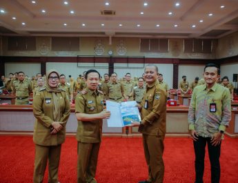 Sekdaprov Marindo Kurniawan Didampingi Inspektur Bayana dan Jajaran OPD Simak Paparan Itjen Kemendagri