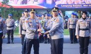 Kapolda Lampung Berikan Penghargaan Kepada Personel Berprestasi