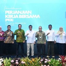 Saksikan Penandatanganan PKB Jasa Raharja dan Serikat Pekerja, Menaker Titip Tiga Agenda Strategis