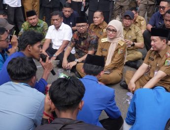 Wagub Jihan – Sekdaprov Temui Massa Aksi Mahasiswa, Pemprov Lampung Kawal Aspirasi ke Pemerintah Pusat