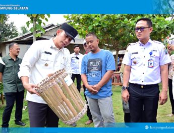 Gotong Royong Warga Desa Suak Tuai Apresiasi Bupati Radityo Egi, Program HELAU Wujudkan Desa Bersih, Aman dan Menginspirasi