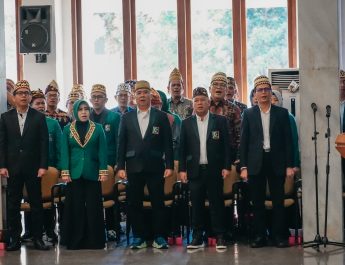 dr. Zam Zanariah Resmi Dilantik sebagai Presidium MW KAHMI Lampung, Siap Perkuat Kontribusi Alumni untuk Kemajuan Daerah