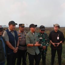 Gubernur Mirza: Gajah Gajah Aman, Pastikan Penanganan Kebakaran di Braja Harjosari Terkendali, Tim Gabungan Cegah Api Masuk TNWK