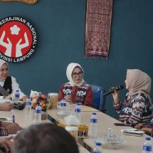 Ketua Dekranasda Provinsi Lampung Dukung Lampung Fashion Tendance Jadi Penggerak Industri Kreatif