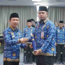 Sekdaprov Lantik Pejabat Pengawas dan Fungsional Serta Sumpah Janji PNS Perkuat Birokrasi Profesional dan Adaptif