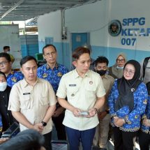 Usai Jenguk Siswi MI Ma’arif yang Masih Dirawat, Bupati Egi Minta BGN Suspend SPPG yang Belum Penuhi Standar