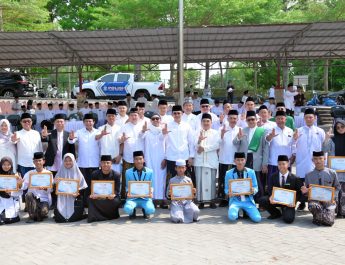Tiga Santri Lampung Selatan Dapat Hadiah Umrah dari Bupati Egi, Berawal dari Tantangan Melafalkan Al-Qur’an